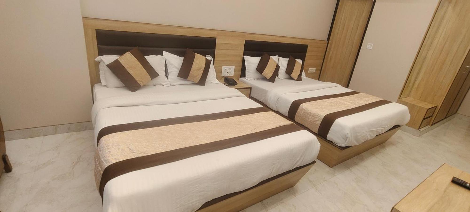 Hotel Express New Delhi Eksteriør billede