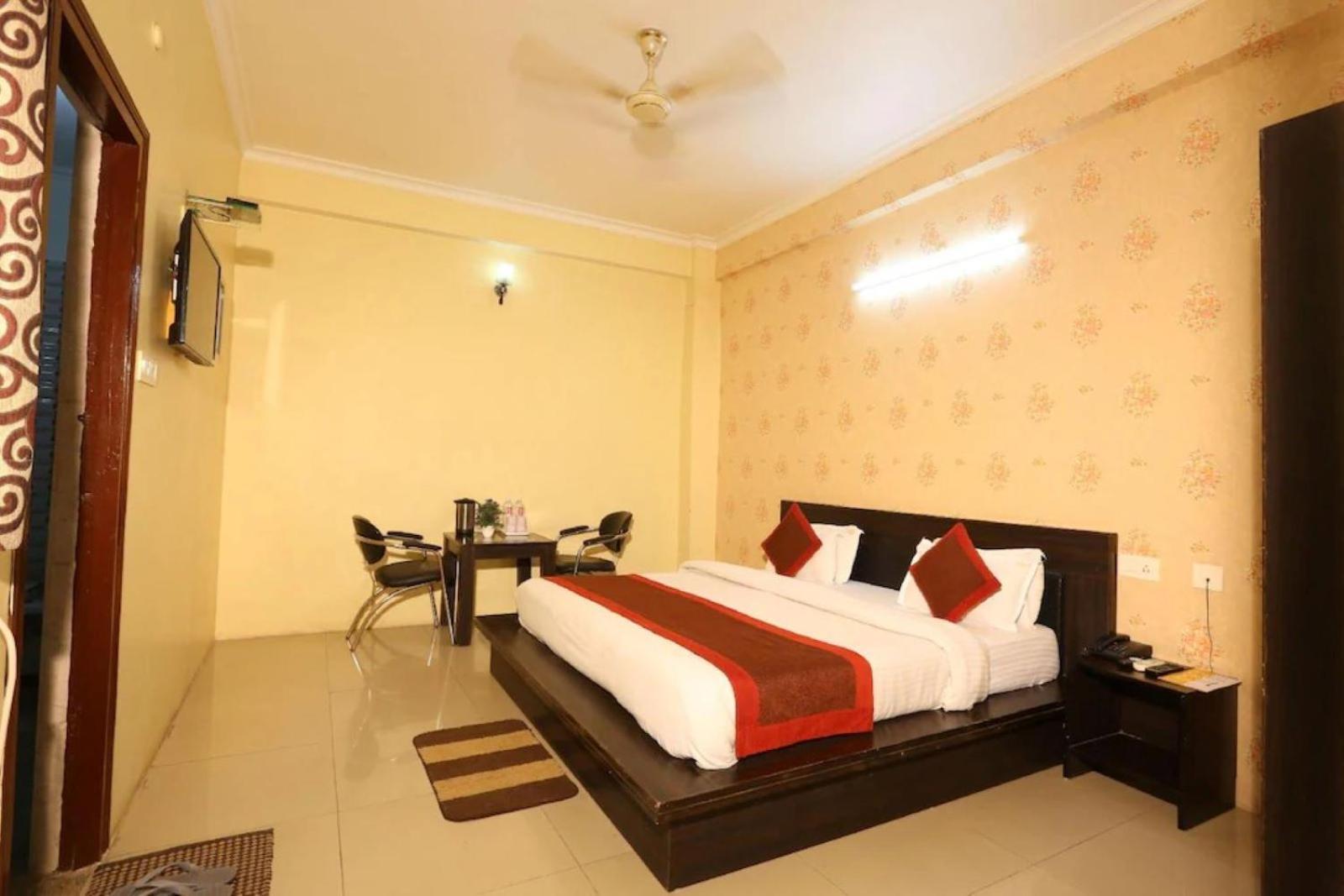 Hotel Express New Delhi Eksteriør billede