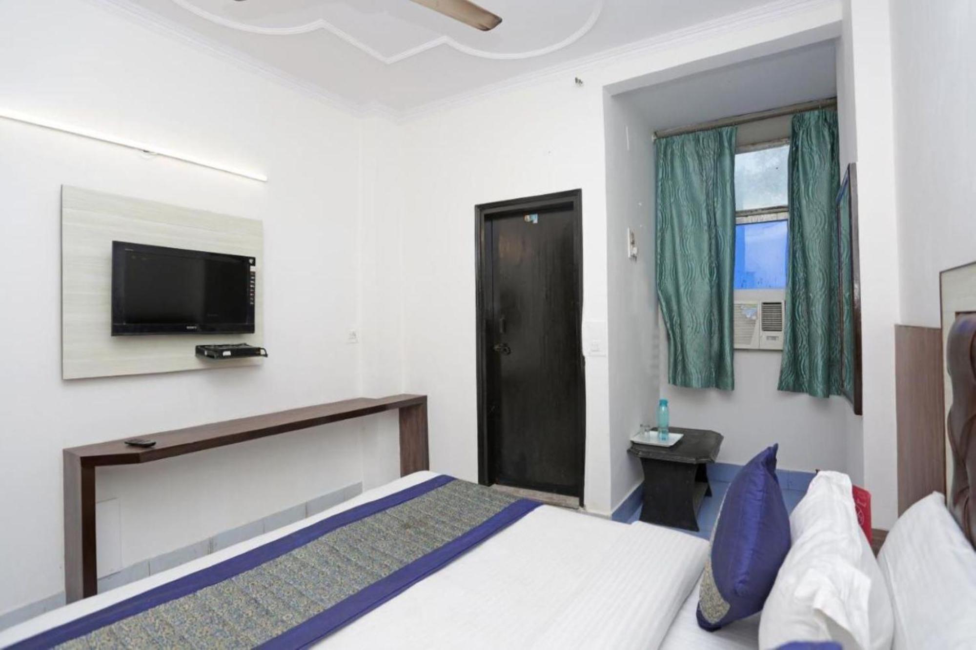 Hotel Express New Delhi Eksteriør billede