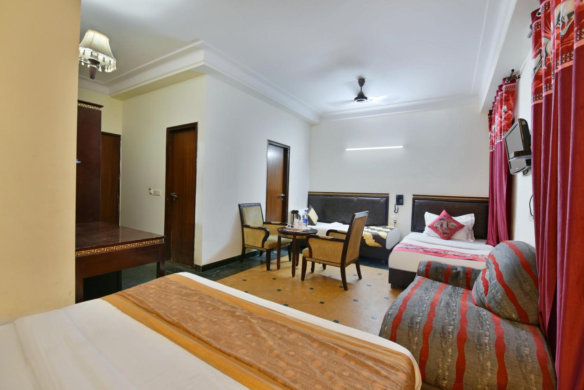 Hotel Express New Delhi Eksteriør billede