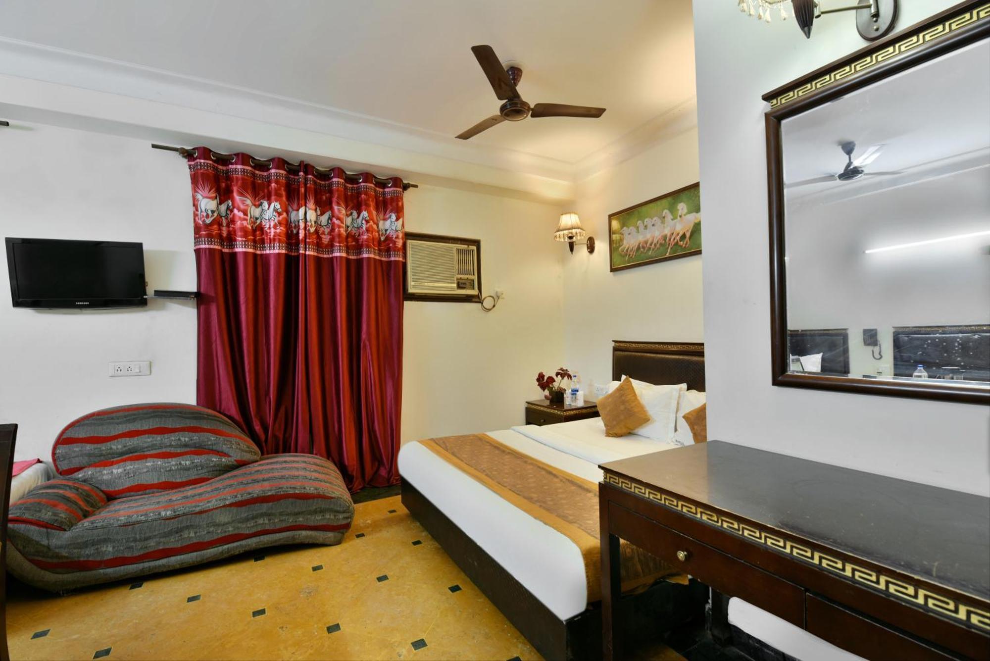 Hotel Express New Delhi Eksteriør billede