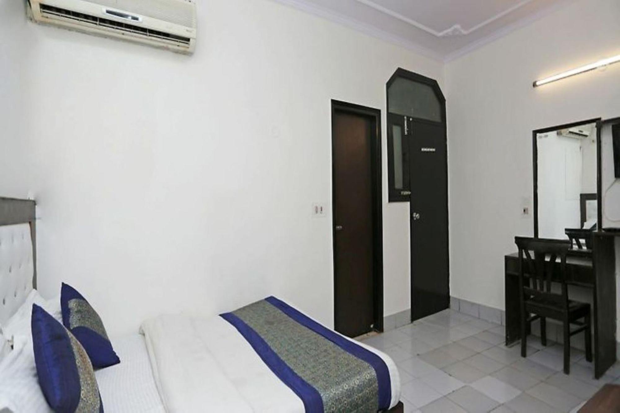 Hotel Express New Delhi Eksteriør billede